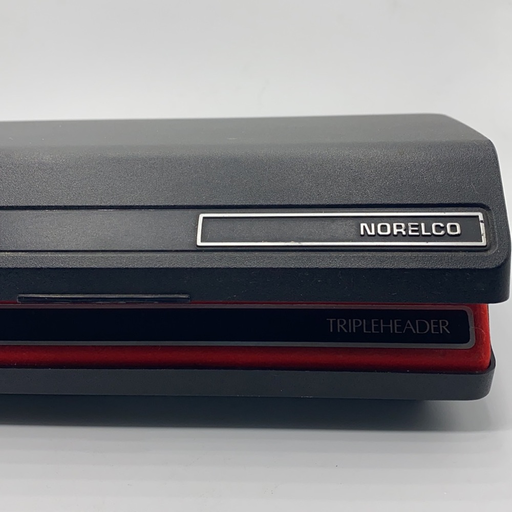 VTG Norelco Razor with Case - Picture 3 of 7